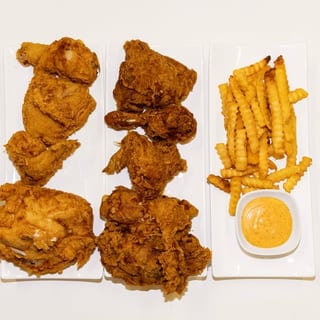 8 Pcs Mix of Fresh Green Chili Spicy Broasted Chicken with Chick Fry Season Fries
