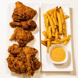 4 Pcs Mix of Fresh Green Chili Spicy Broasted Chicken with Chick Fry Season Fries